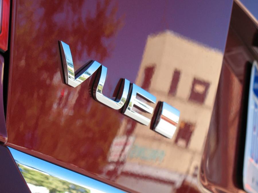 Логотип Saturn Vue Red Line 2008 года  (фото 21 из 48)